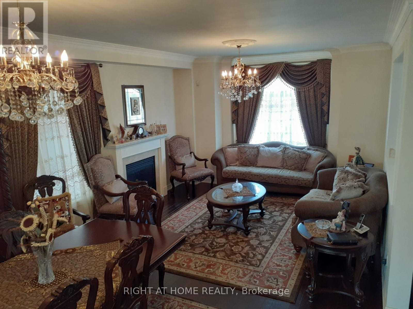 5323 Tenth Line W Street, Mississauga, Ontario  L5M 0V8 - Photo 9 - W12505618