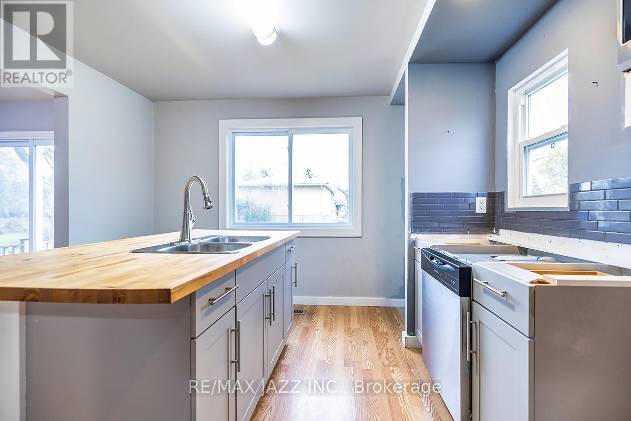 355 Lakeland Crescent, Brock, Ontario  L0K 1A0 - Photo 3 - N12505678