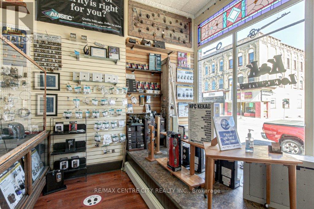 632 Talbot Street, St. Thomas, Ontario N5P 1C8 - Photo 6 - X12505660