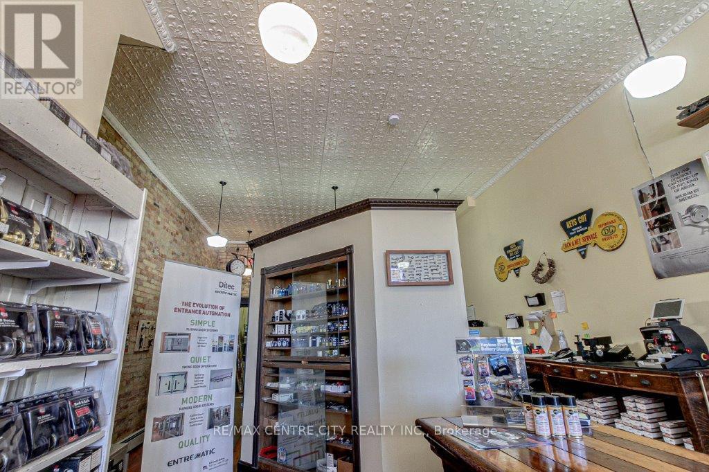 632 Talbot Street, St. Thomas, Ontario N5P 1C8 - Photo 7 - X12505660