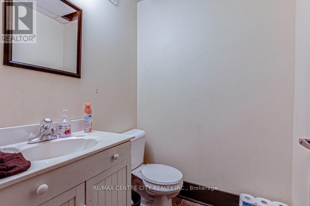 632 Talbot Street, St. Thomas, Ontario N5P 1C8 - Photo 9 - X12505660