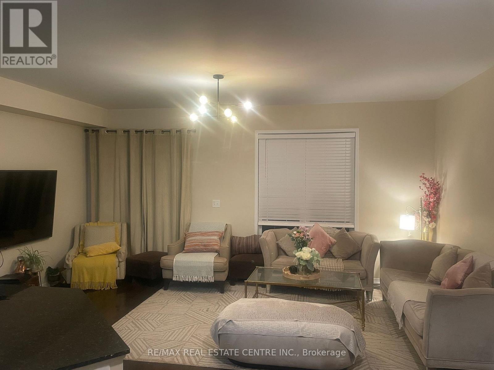 44 - 745 Farmstead Drive, Milton, Ontario  L9T 8B1 - Photo 5 - W12484729