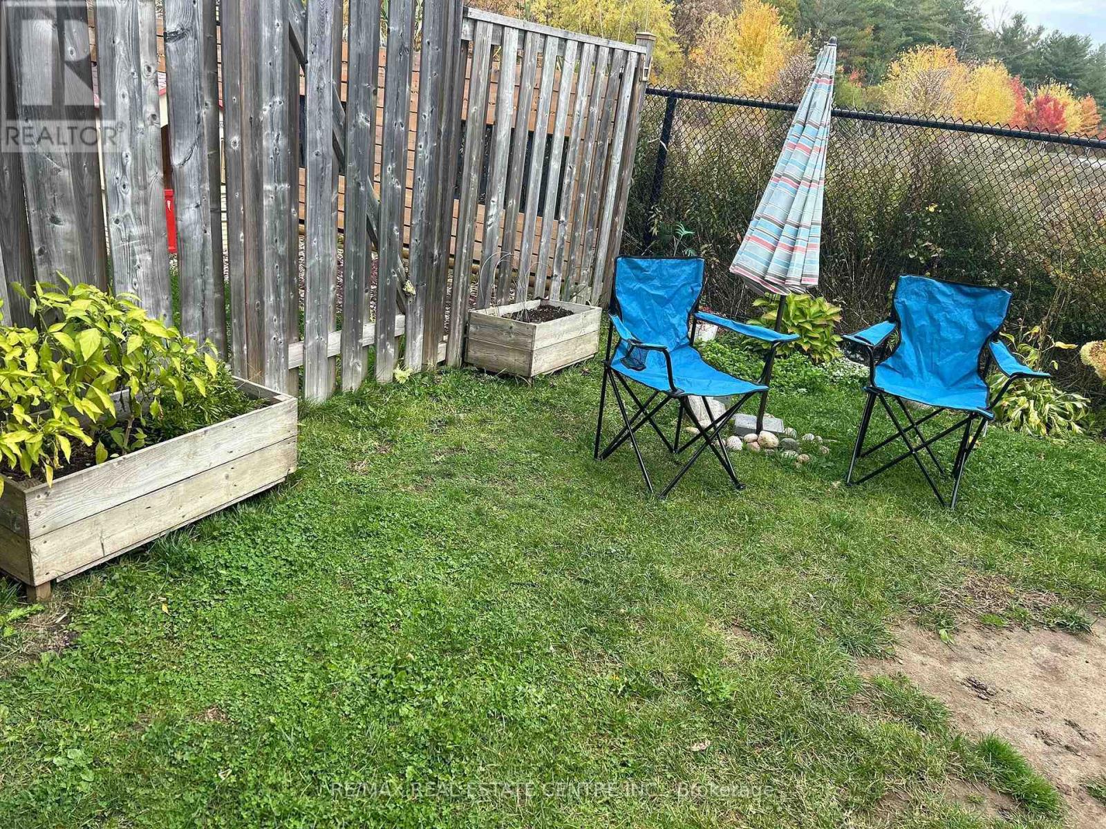 44 - 745 Farmstead Drive, Milton, Ontario  L9T 8B1 - Photo 2 - W12484729