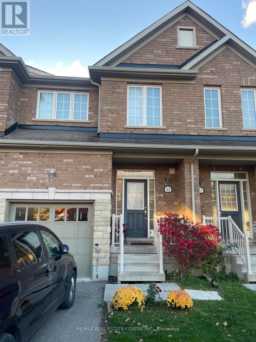 44 - 745 Farmstead Drive, Milton, Ontario  L9T 8B1 - Photo 3 - W12484729