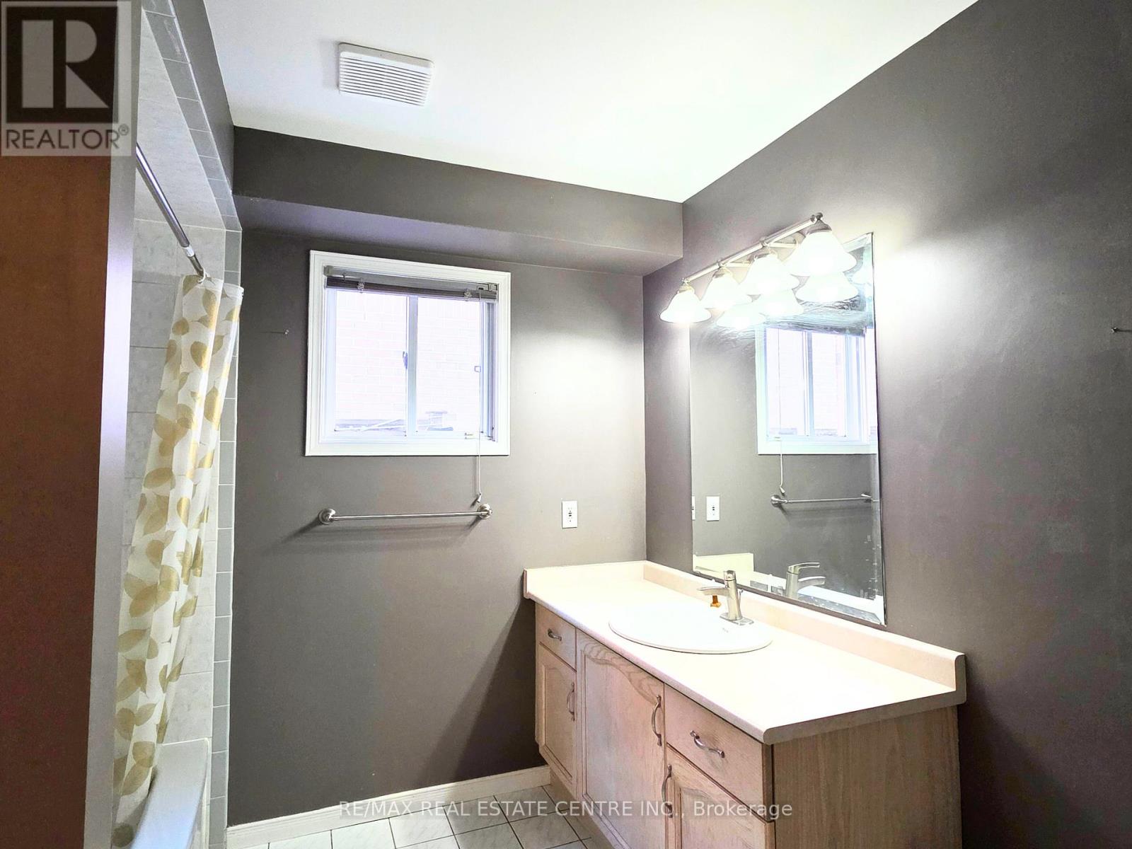 118 Fano Drive, Hamilton, Ontario  L8W 3V7 - Photo 17 - X12505594