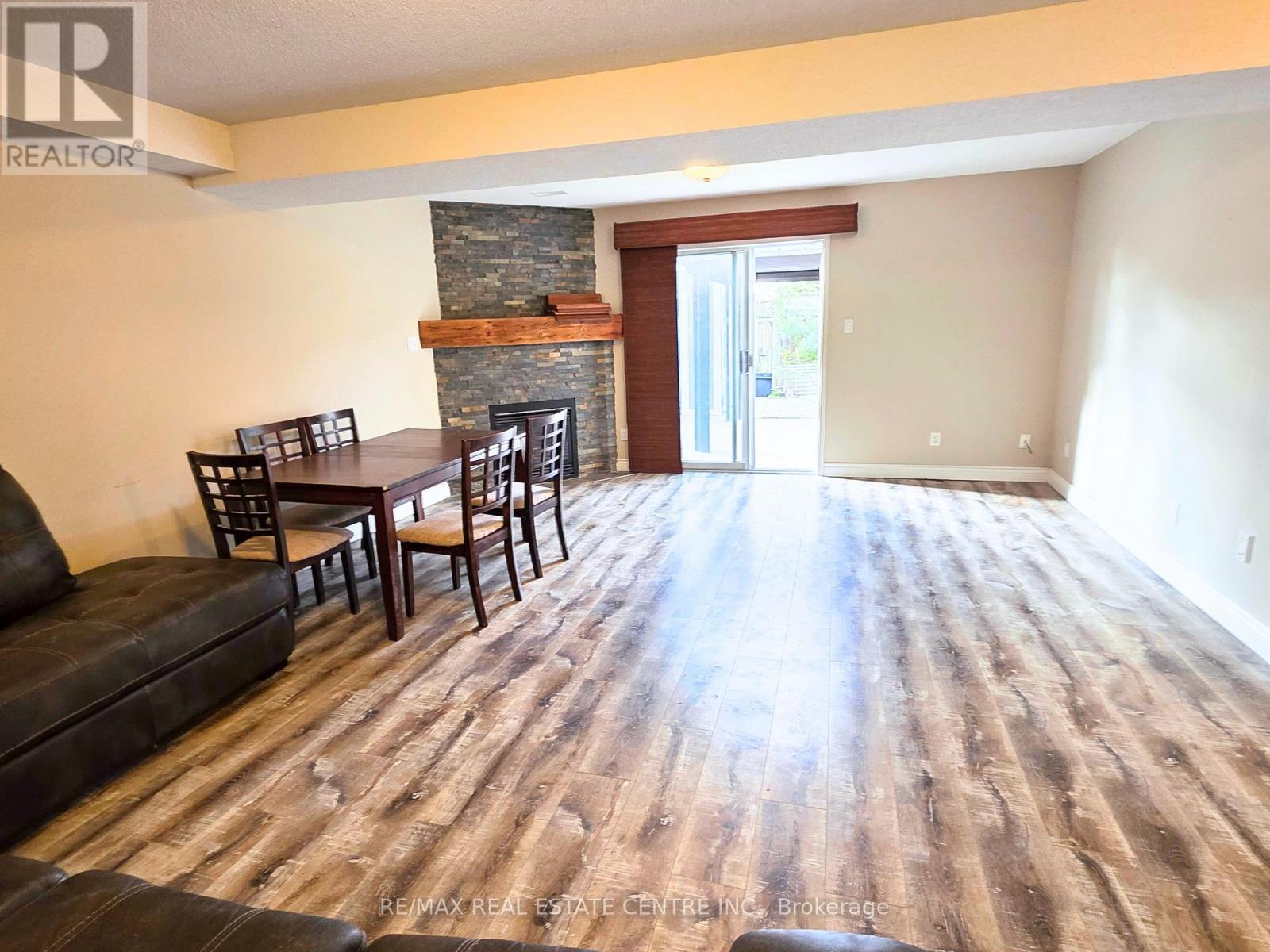 118 Fano Drive, Hamilton, Ontario  L8W 3V7 - Photo 3 - X12505594