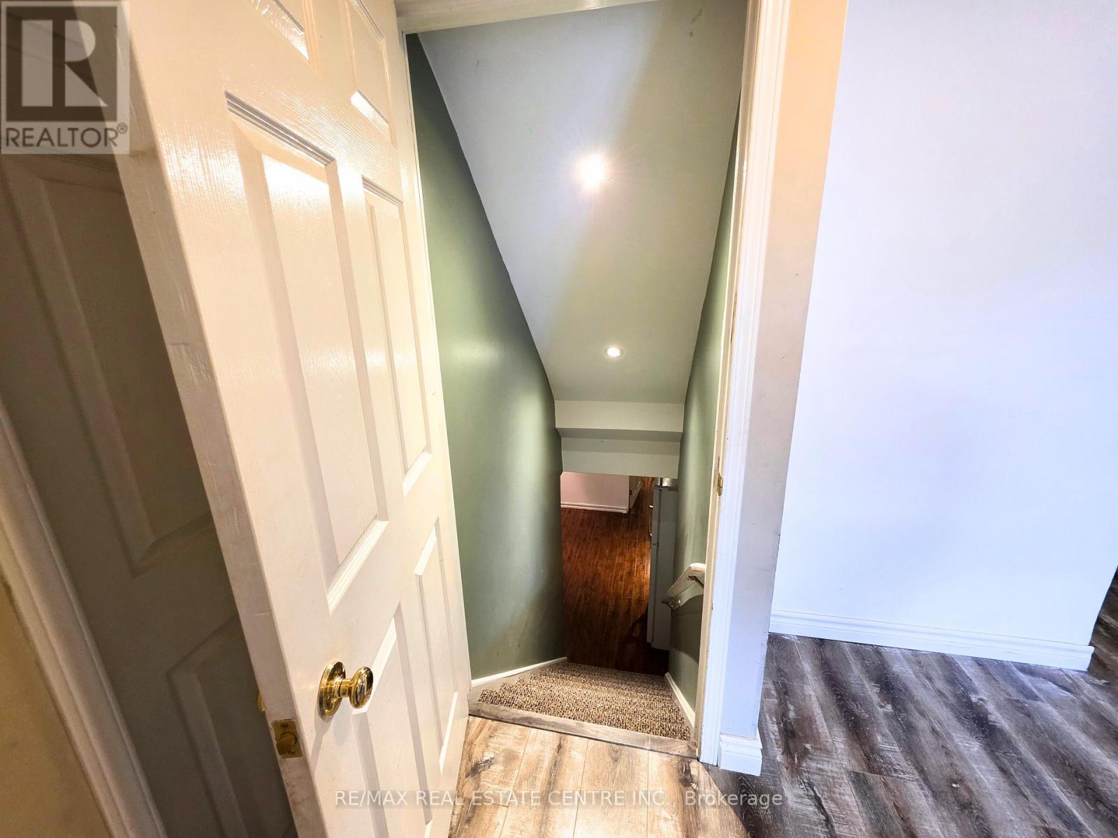 118 Fano Drive, Hamilton, Ontario  L8W 3V7 - Photo 7 - X12505594