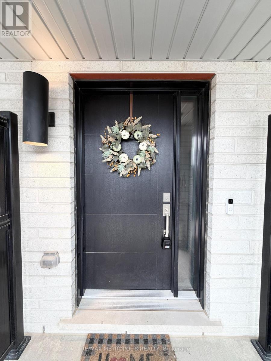 27 - 15 Stauffer Woods Trail, Kitchener, Ontario  N2P 0L1 - Photo 2 - X12505616