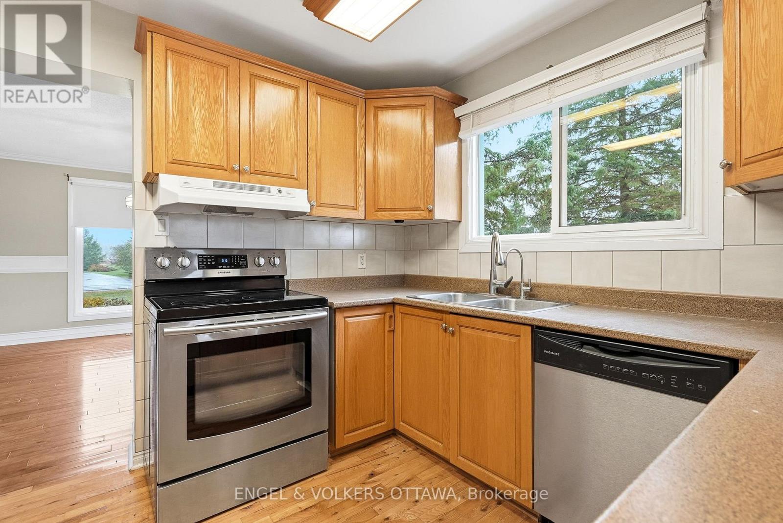 101 Carterfarm Crescent, Ottawa, Ontario  K0A 1L0 - Photo 20 - X12505628