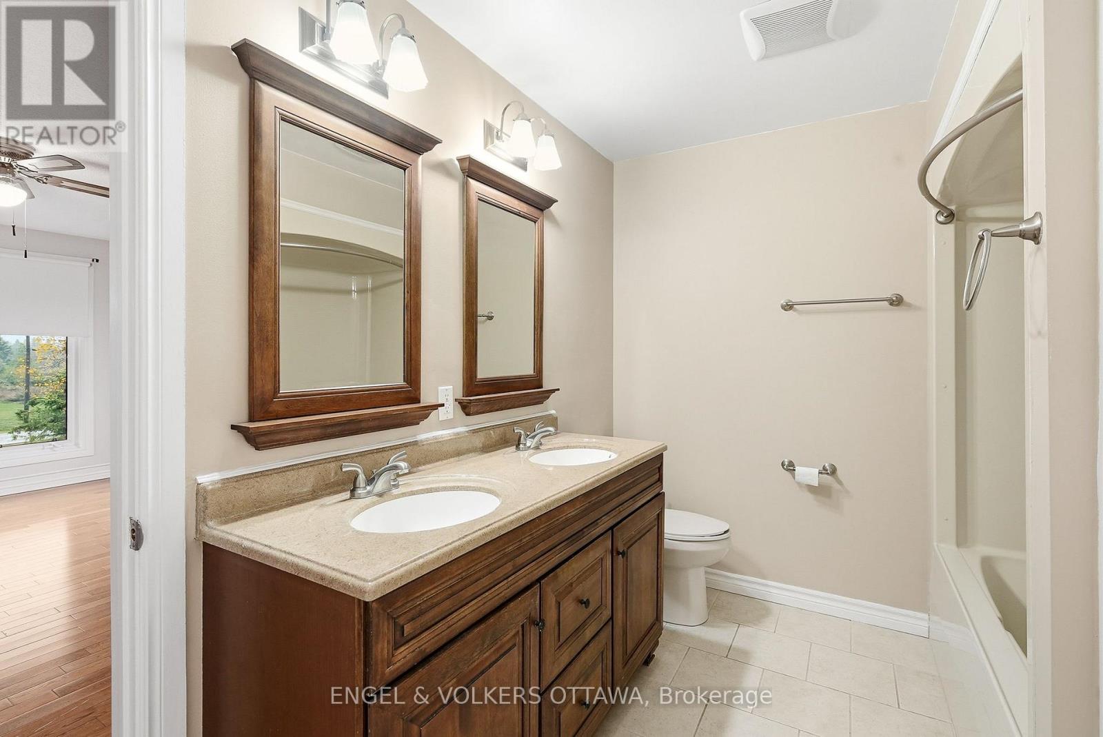 101 Carterfarm Crescent, Ottawa, Ontario  K0A 1L0 - Photo 27 - X12505628