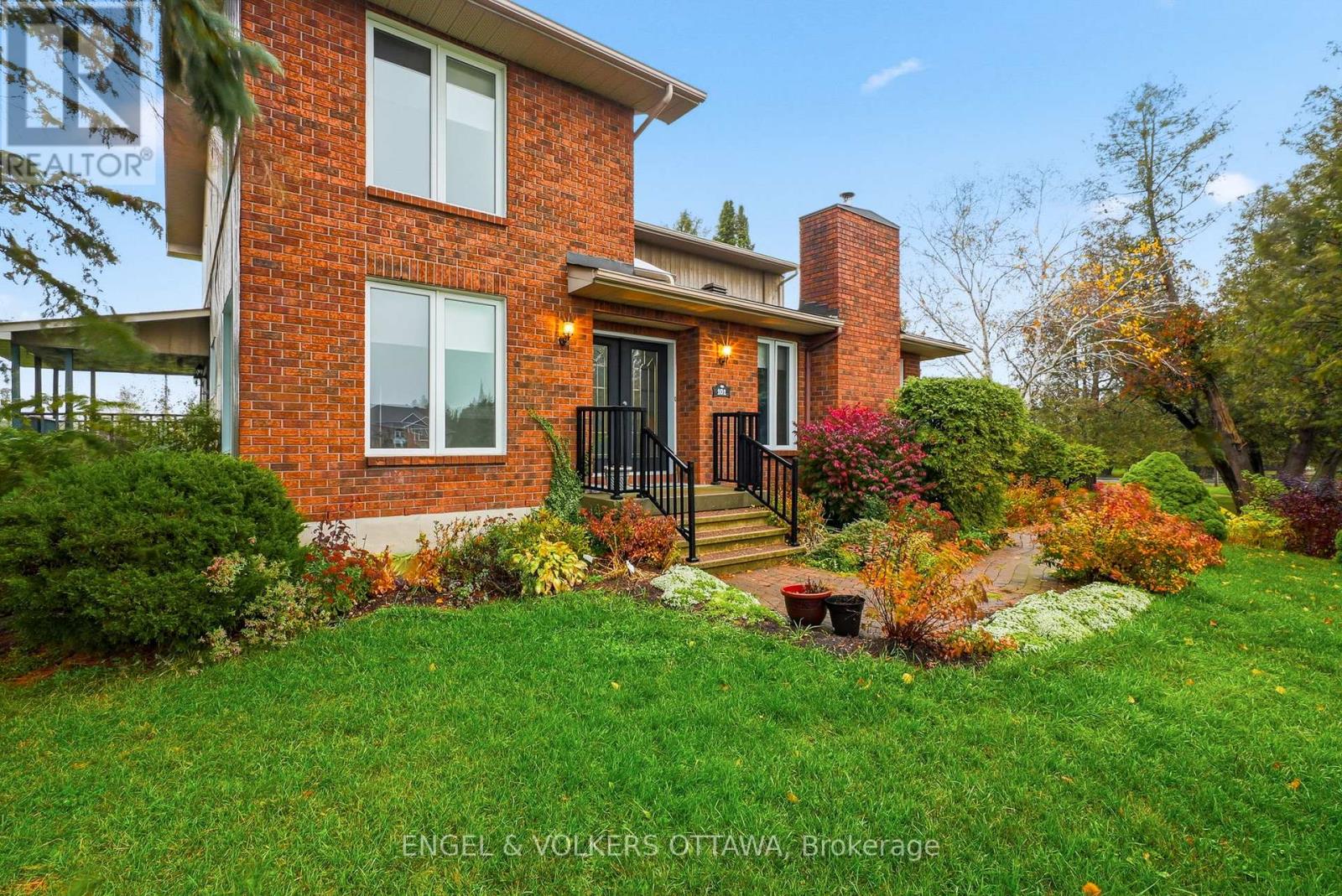 101 Carterfarm Crescent, Ottawa, Ontario  K0A 1L0 - Photo 3 - X12505628