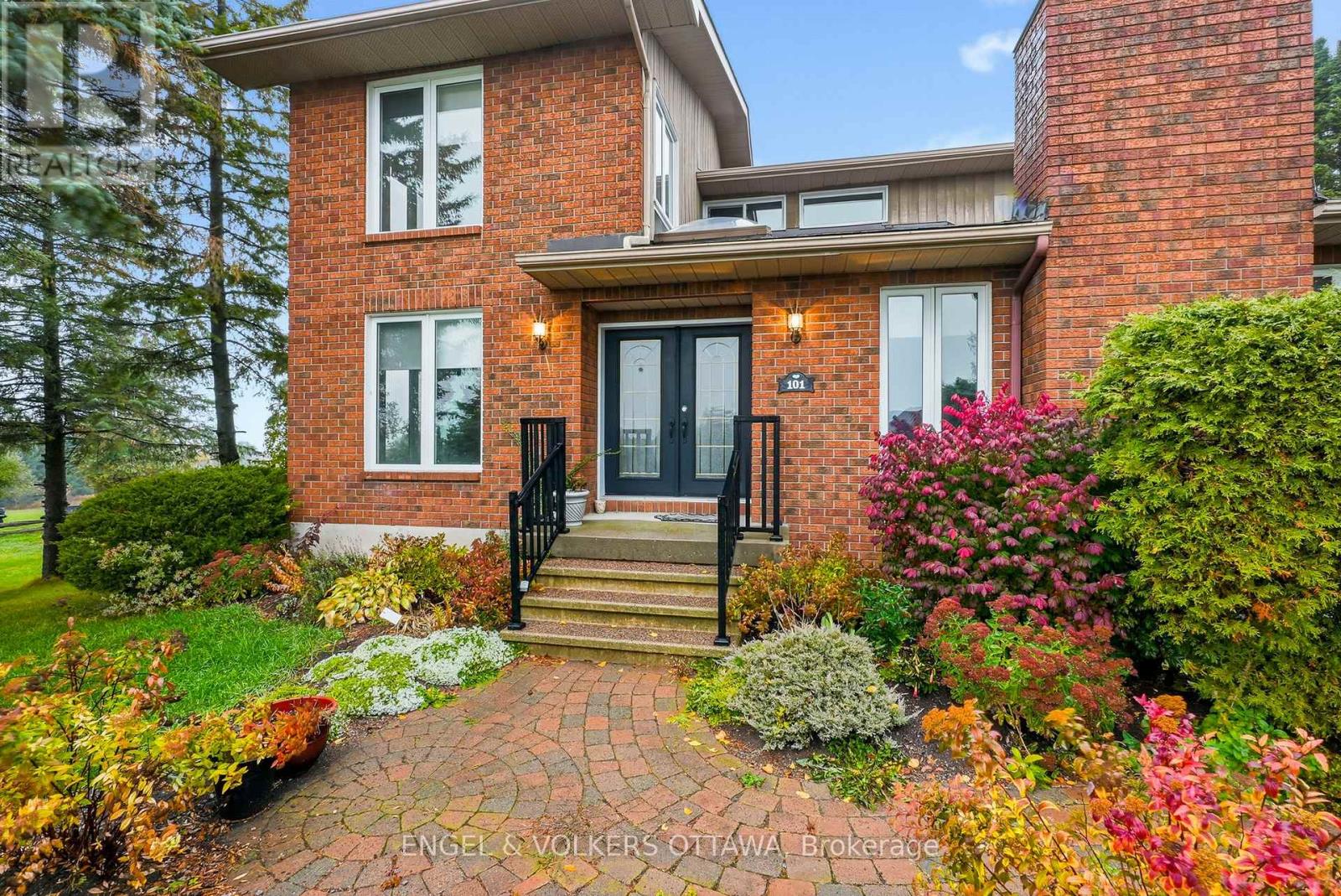 101 Carterfarm Crescent, Ottawa, Ontario  K0A 1L0 - Photo 4 - X12505628