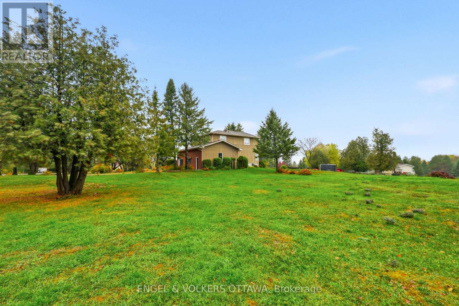 101 Carterfarm Crescent, Ottawa, Ontario  K0A 1L0 - Photo 42 - X12505628