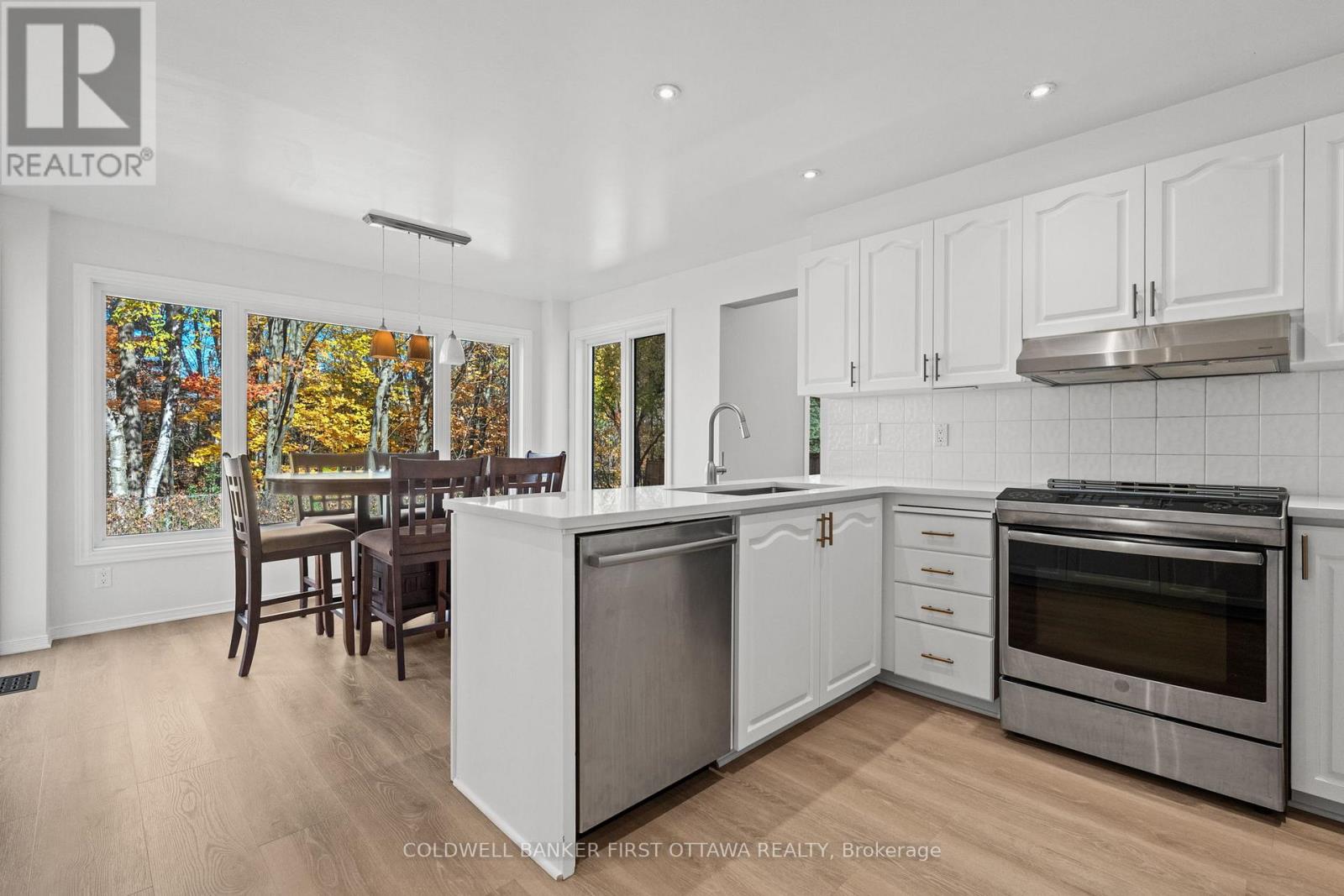 1645 Des Ravins Place, Ottawa, Ontario  K1C 6H3 - Photo 10 - X12505710