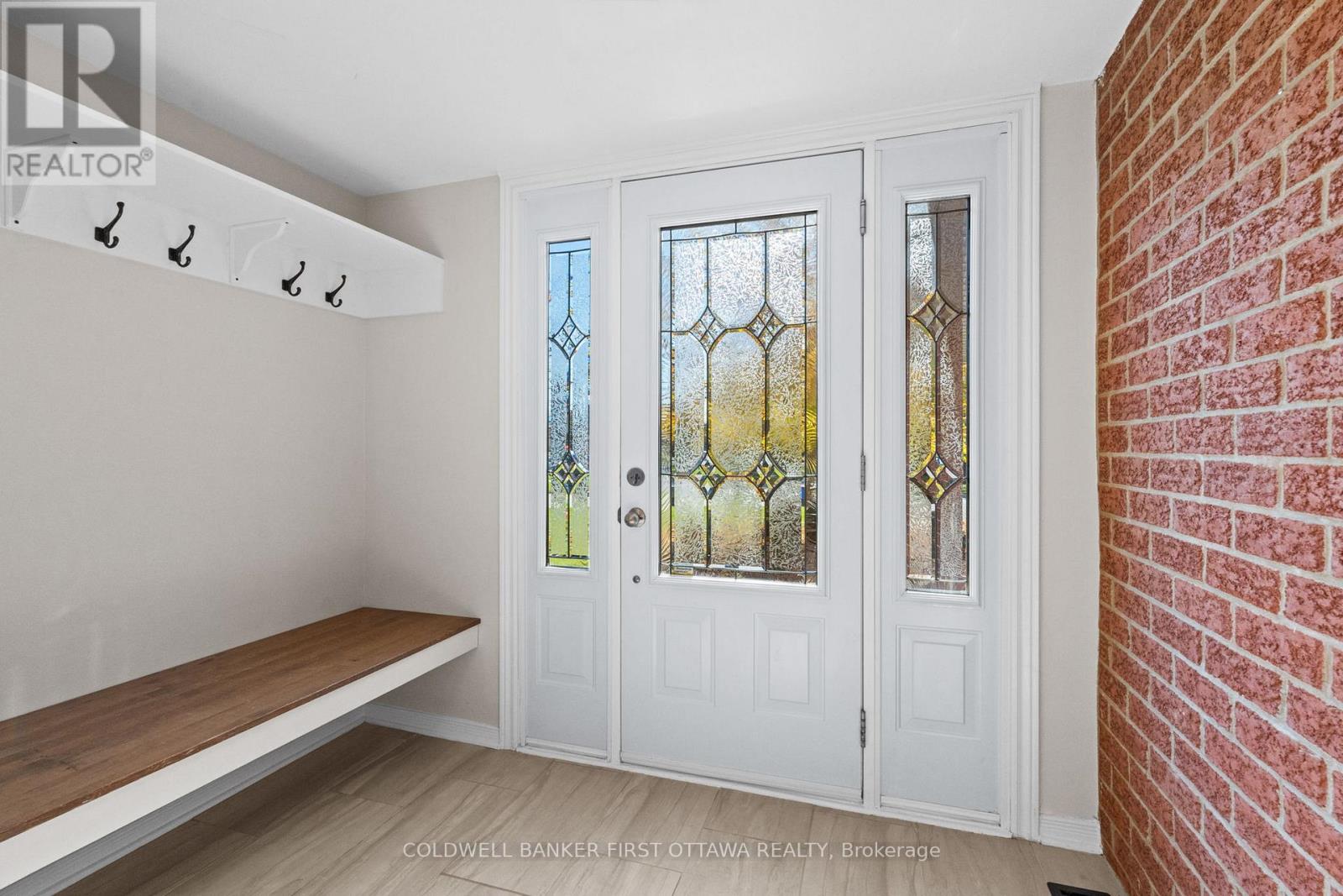 1645 Des Ravins Place, Ottawa, Ontario  K1C 6H3 - Photo 3 - X12505710