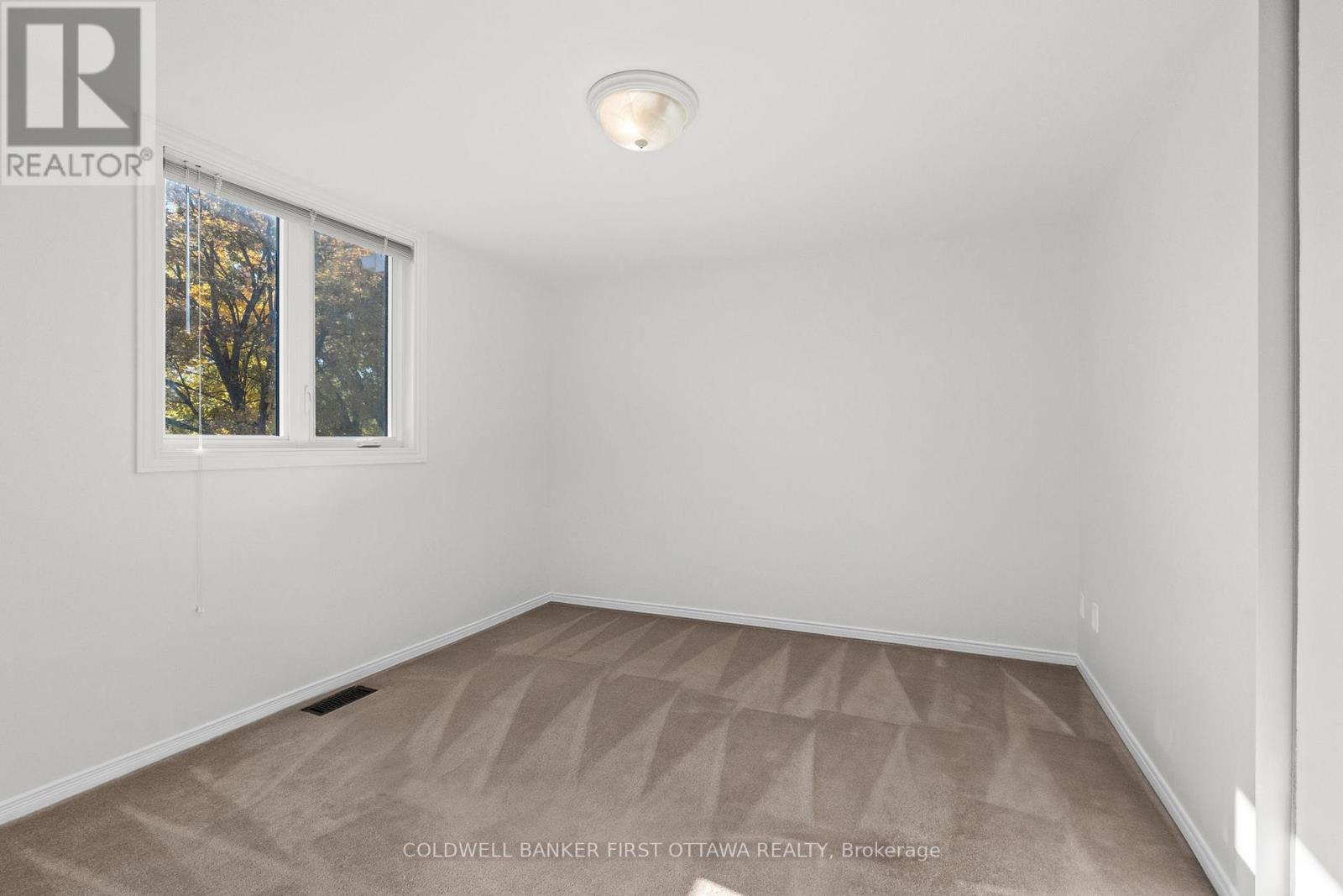 1645 Des Ravins Place, Ottawa, Ontario  K1C 6H3 - Photo 30 - X12505710