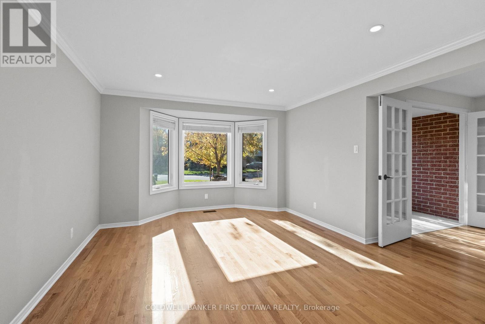 1645 Des Ravins Place, Ottawa, Ontario  K1C 6H3 - Photo 6 - X12505710