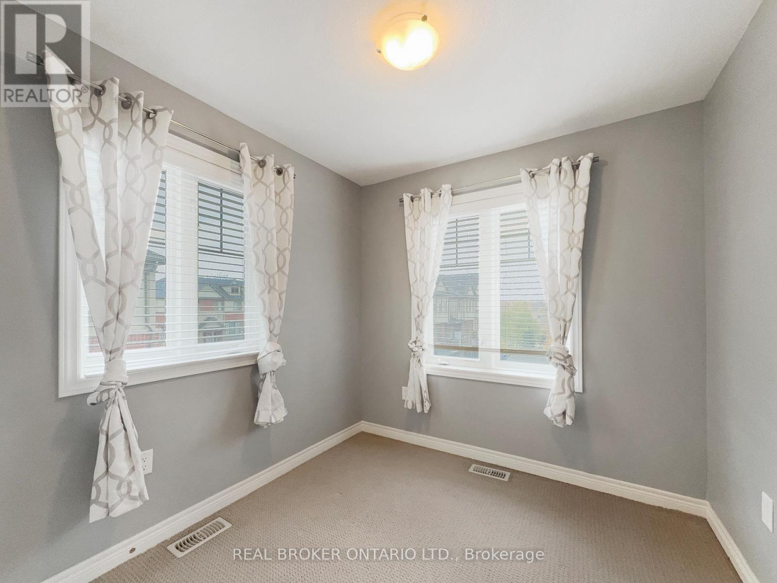 14 Whaley Lane, Hamilton, Ontario  L9G 0G7 - Photo 12 - X12413133