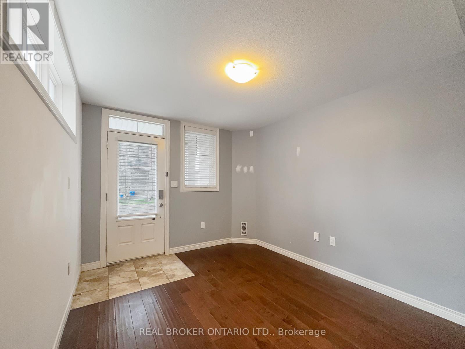 14 Whaley Lane, Hamilton, Ontario  L9G 0G7 - Photo 3 - X12413133