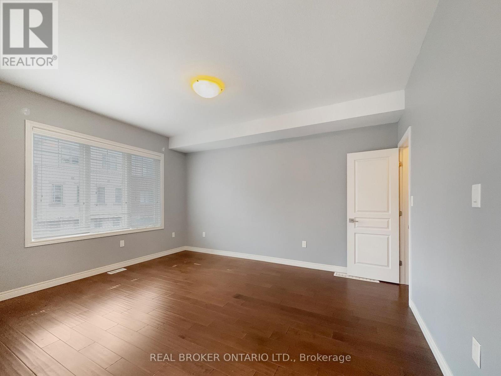 14 Whaley Lane, Hamilton, Ontario  L9G 0G7 - Photo 5 - X12413133