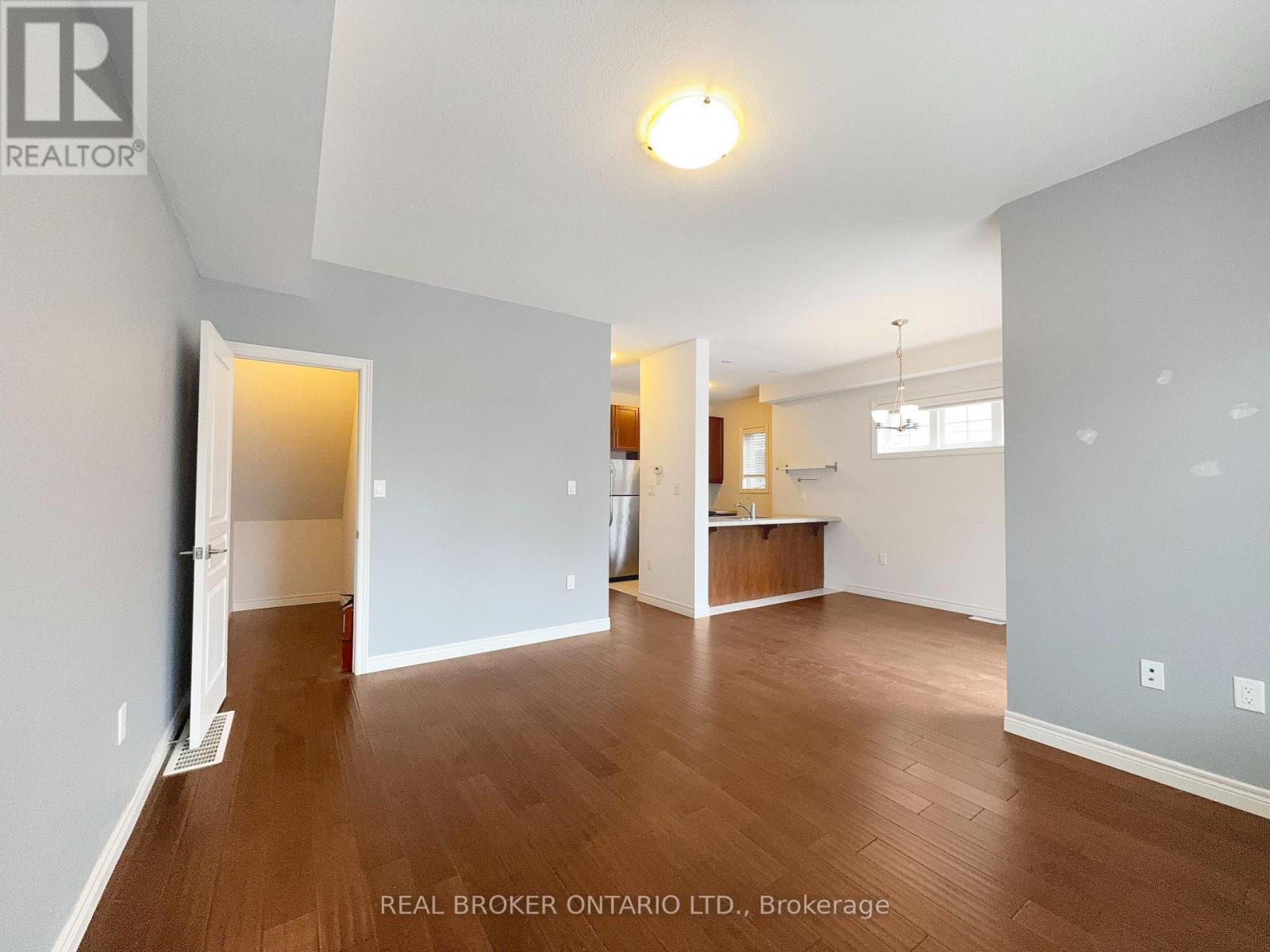 14 Whaley Lane, Hamilton, Ontario  L9G 0G7 - Photo 7 - X12413133