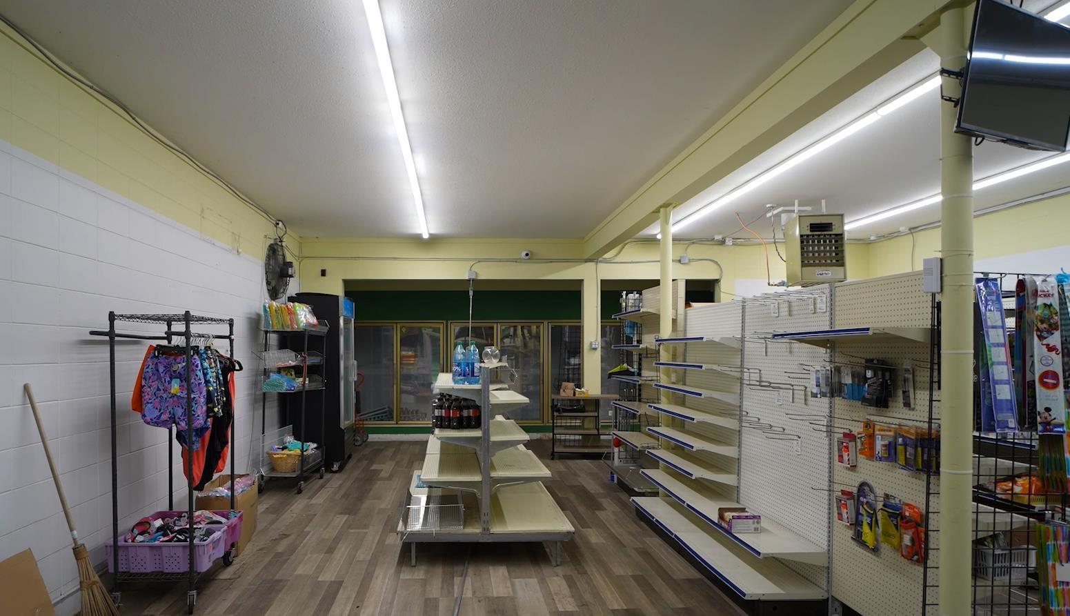 3776 Columbia Valley Road, Cultus Lake North, Cultus Lake, British Columbia  V2R 5A3 - Photo 2 - C8069243