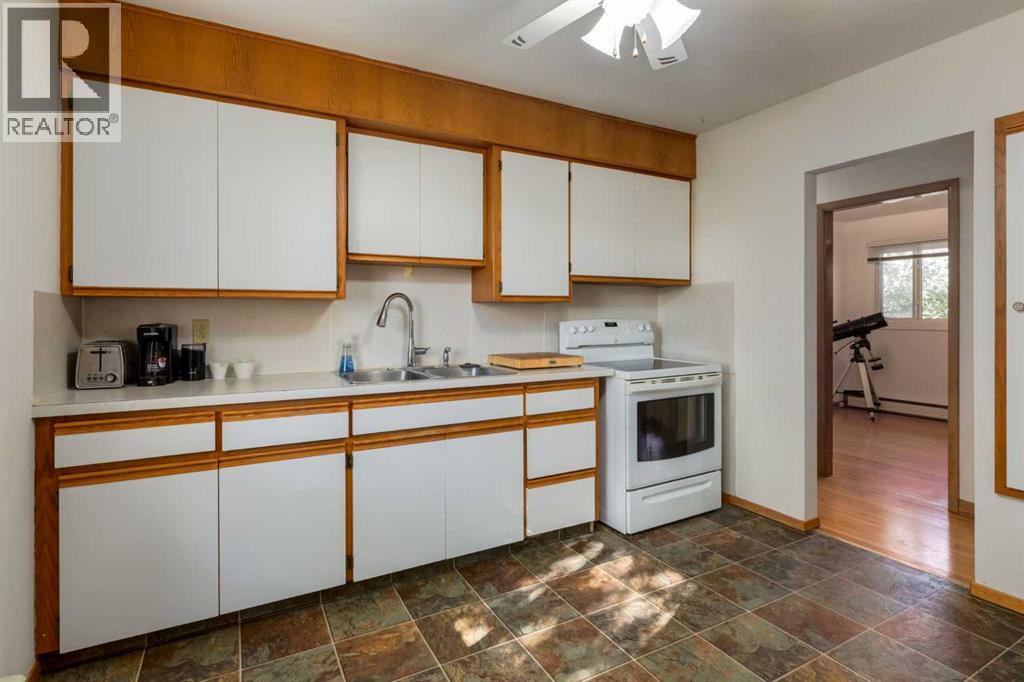 23 Klamath Place Sw, Calgary, Alberta  T2V 2J2 - Photo 9 - A2262308