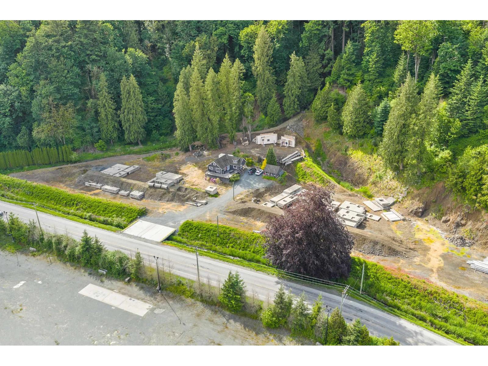 8395 Chilliwack Mountain Road, West Chilliwack, Chilliwack, British Columbia  V2R 3W8 - Photo 3 - C8069433