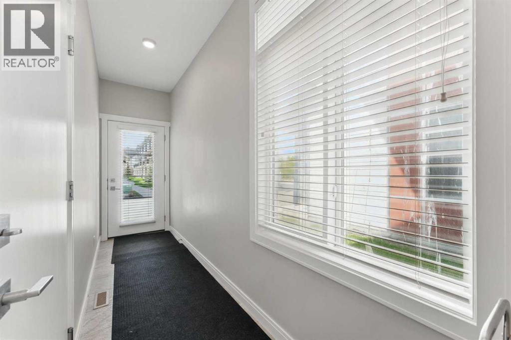 815 85 Street Sw, Calgary, Alberta  T3H 1W7 - Photo 4 - A2268379