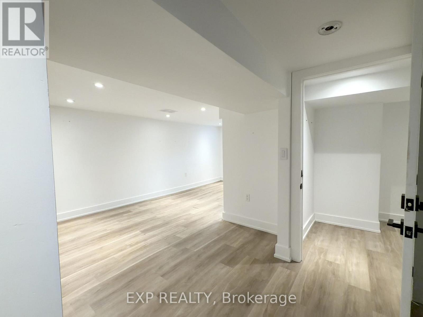 Lower - 630 Christie Street, Toronto, Ontario  M6G 3E5 - Photo 10 - C12505624