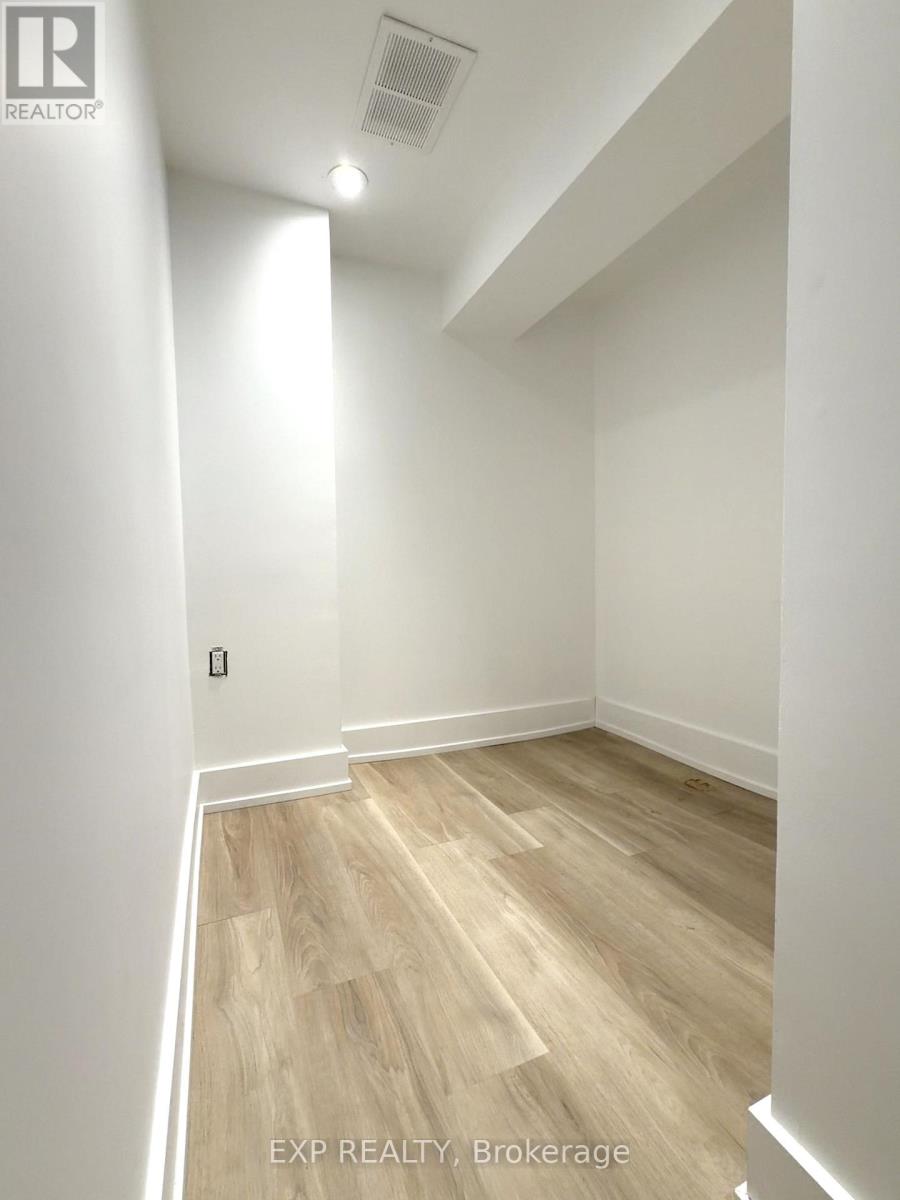 Lower - 630 Christie Street, Toronto, Ontario  M6G 3E5 - Photo 16 - C12505624