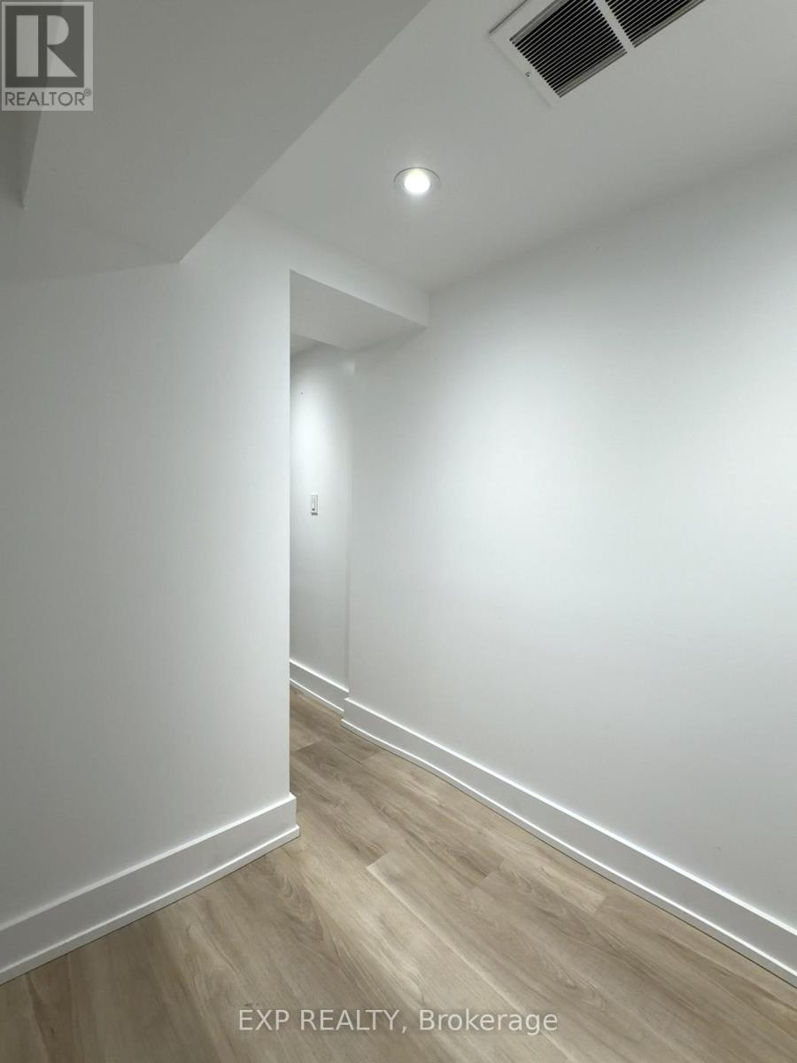 Lower - 630 Christie Street, Toronto, Ontario  M6G 3E5 - Photo 17 - C12505624