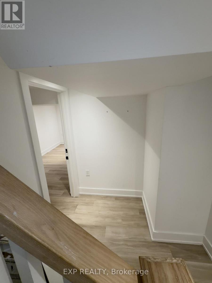 Lower - 630 Christie Street, Toronto, Ontario  M6G 3E5 - Photo 2 - C12505624