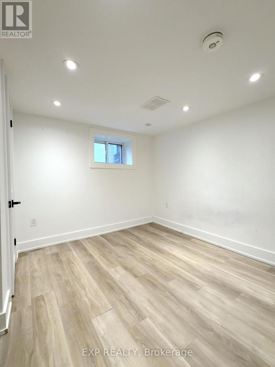 Lower - 630 Christie Street, Toronto, Ontario  M6G 3E5 - Photo 23 - C12505624