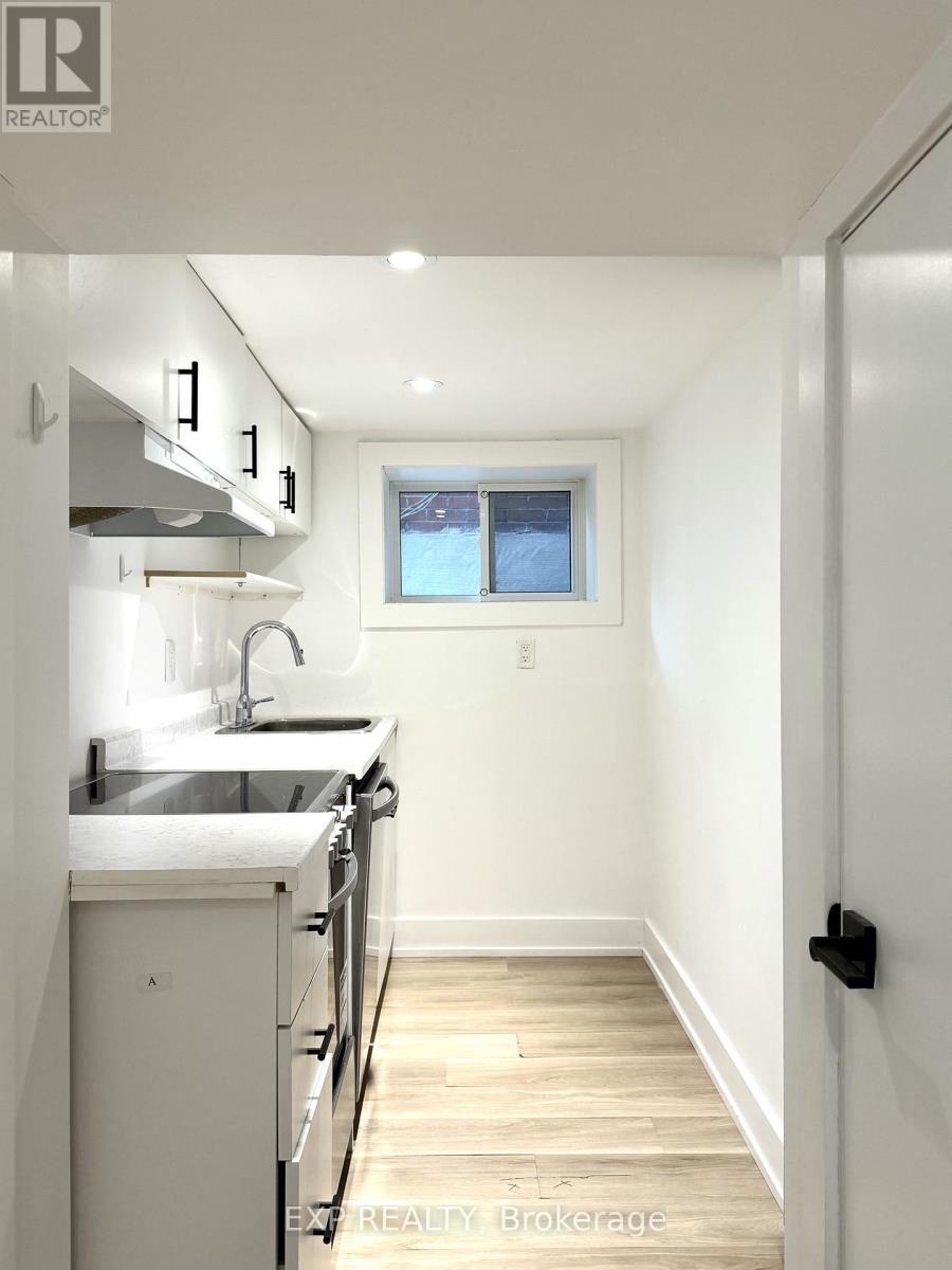 Lower - 630 Christie Street, Toronto, Ontario  M6G 3E5 - Photo 3 - C12505624