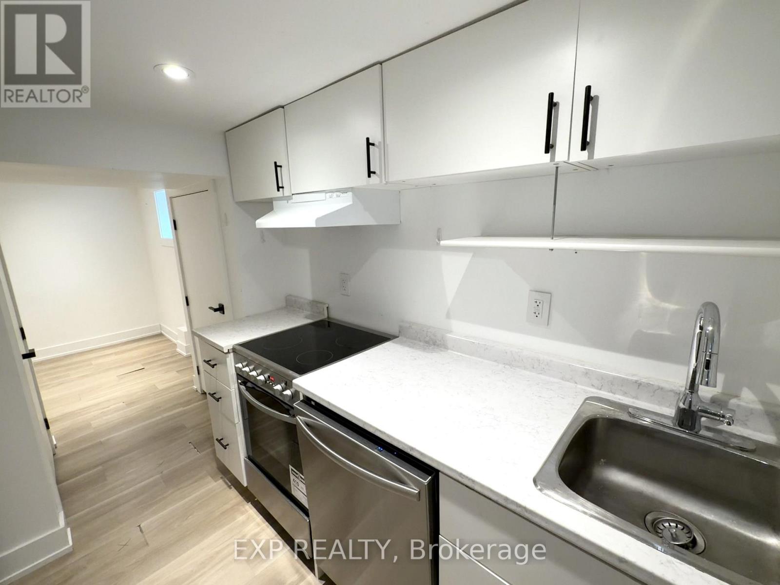 Lower - 630 Christie Street, Toronto, Ontario  M6G 3E5 - Photo 5 - C12505624