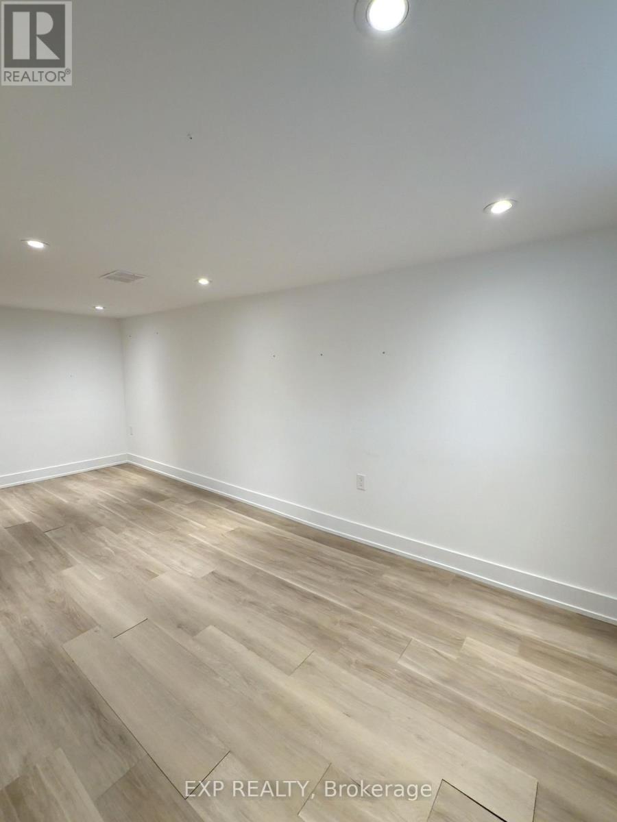 Lower - 630 Christie Street, Toronto, Ontario  M6G 3E5 - Photo 9 - C12505624