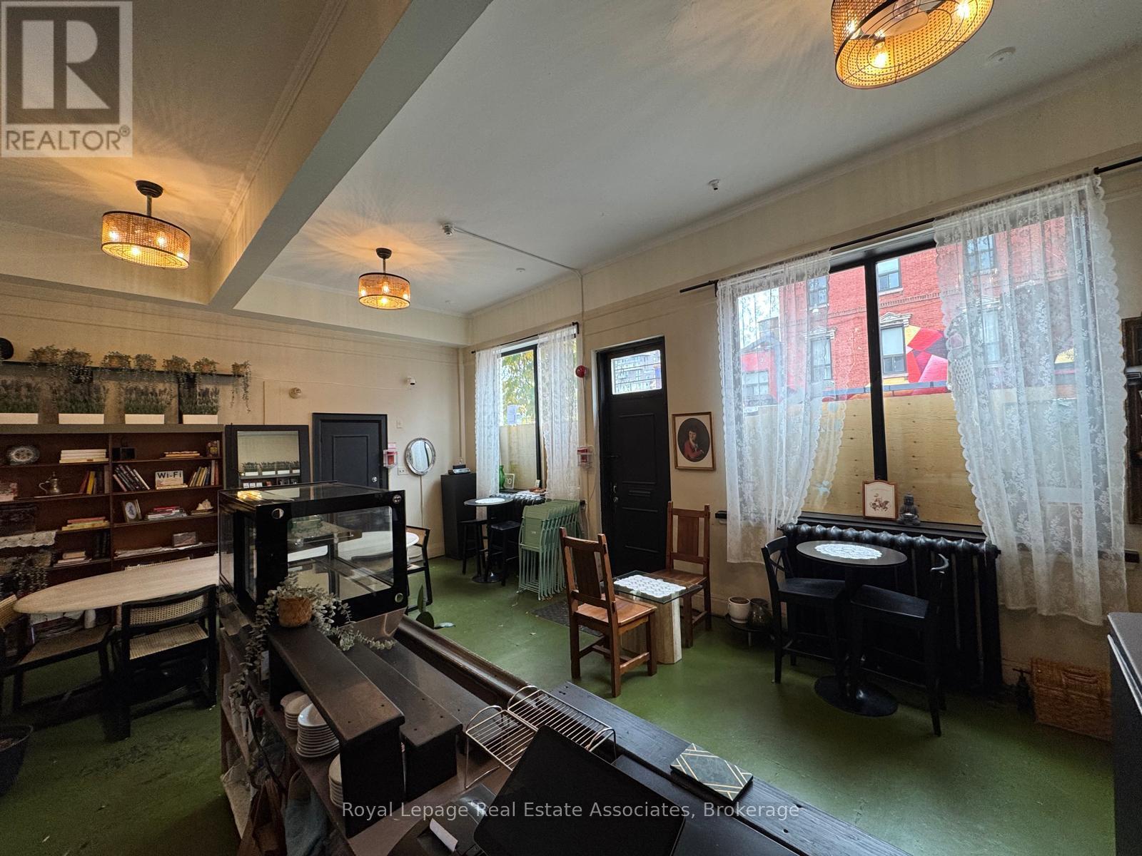 Ground Floor - 6 Denison Avenue, Toronto, Ontario  M5V 2B3 - Photo 10 - C12505654