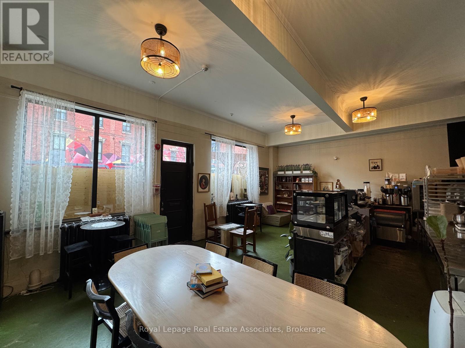 Ground Floor - 6 Denison Avenue, Toronto, Ontario  M5V 2B3 - Photo 6 - C12505654