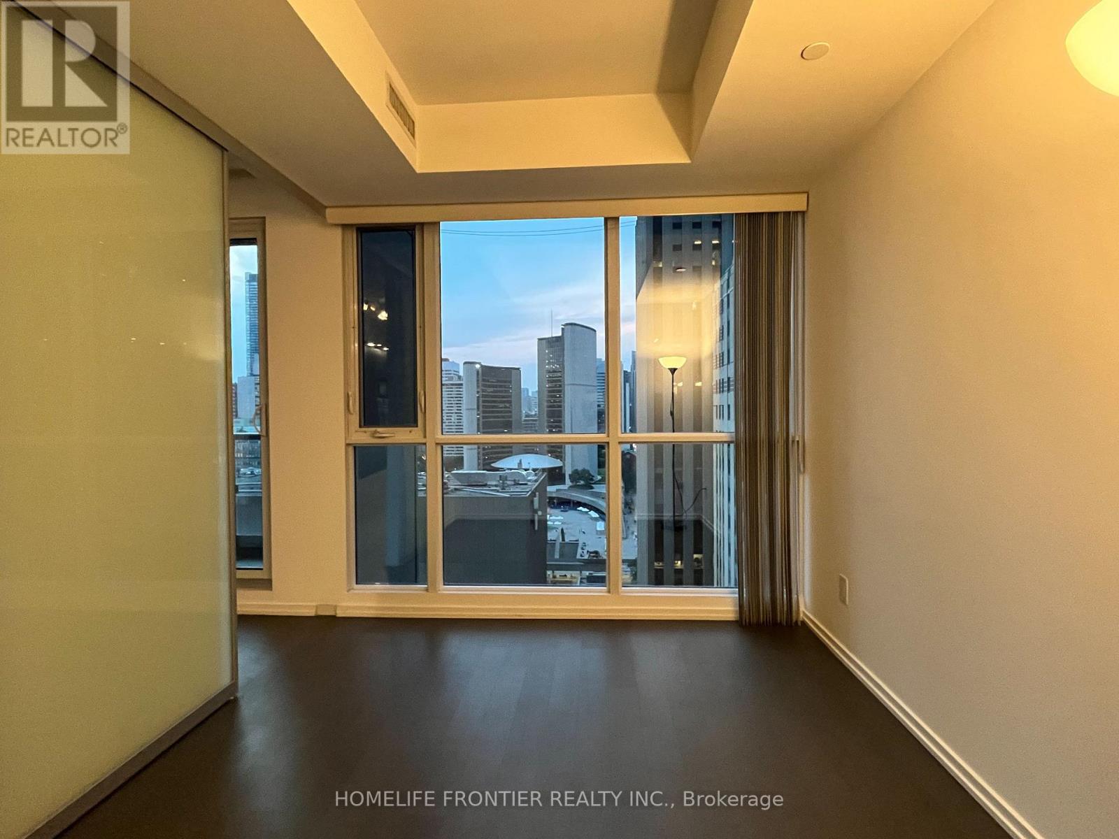 1817 - 70 Temperance Street, Toronto, Ontario  M5H 0B1 - Photo 13 - C12505662