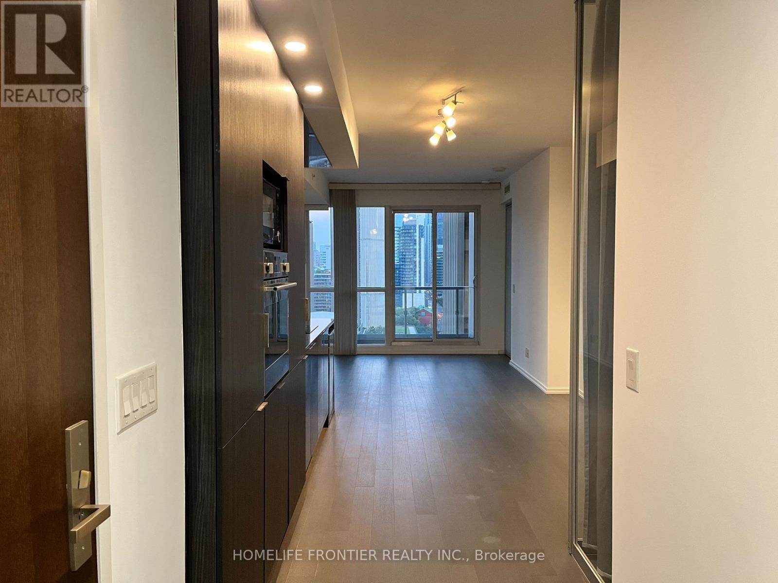 1817 - 70 Temperance Street, Toronto, Ontario  M5H 0B1 - Photo 2 - C12505662