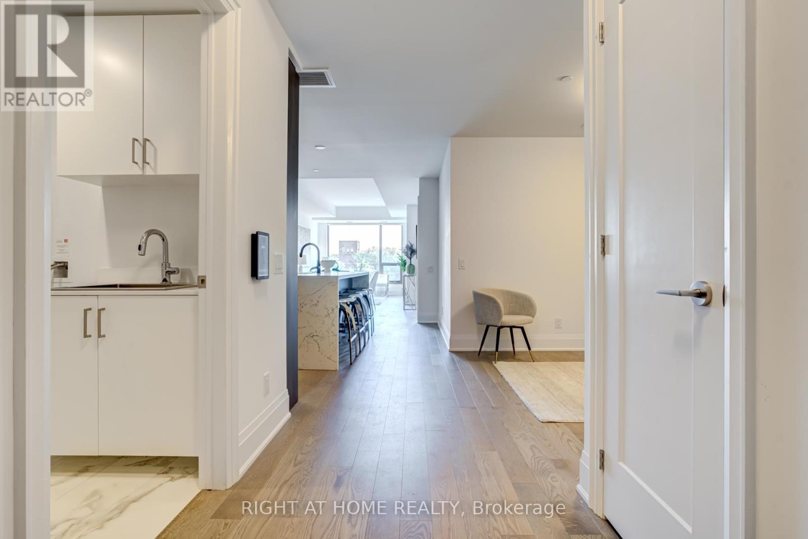 410 - 280 Howland Avenue, Toronto, Ontario  M5R 0C3 - Photo 2 - C12505708