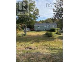 952 West Halls Harbour Road