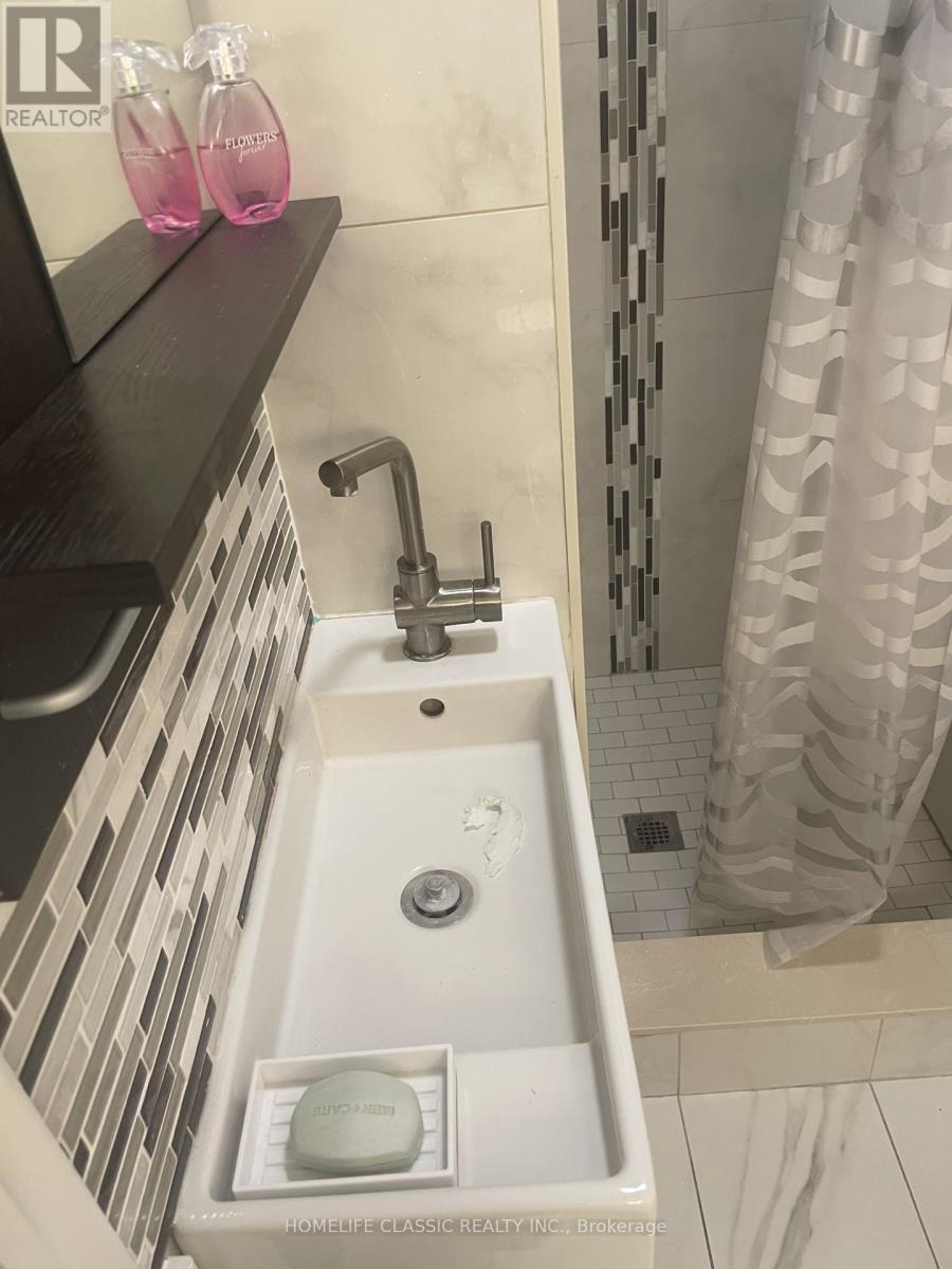 82 - 82 Henderson Drive, Aurora, Ontario  L4G 3M3 - Photo 10 - N12505666