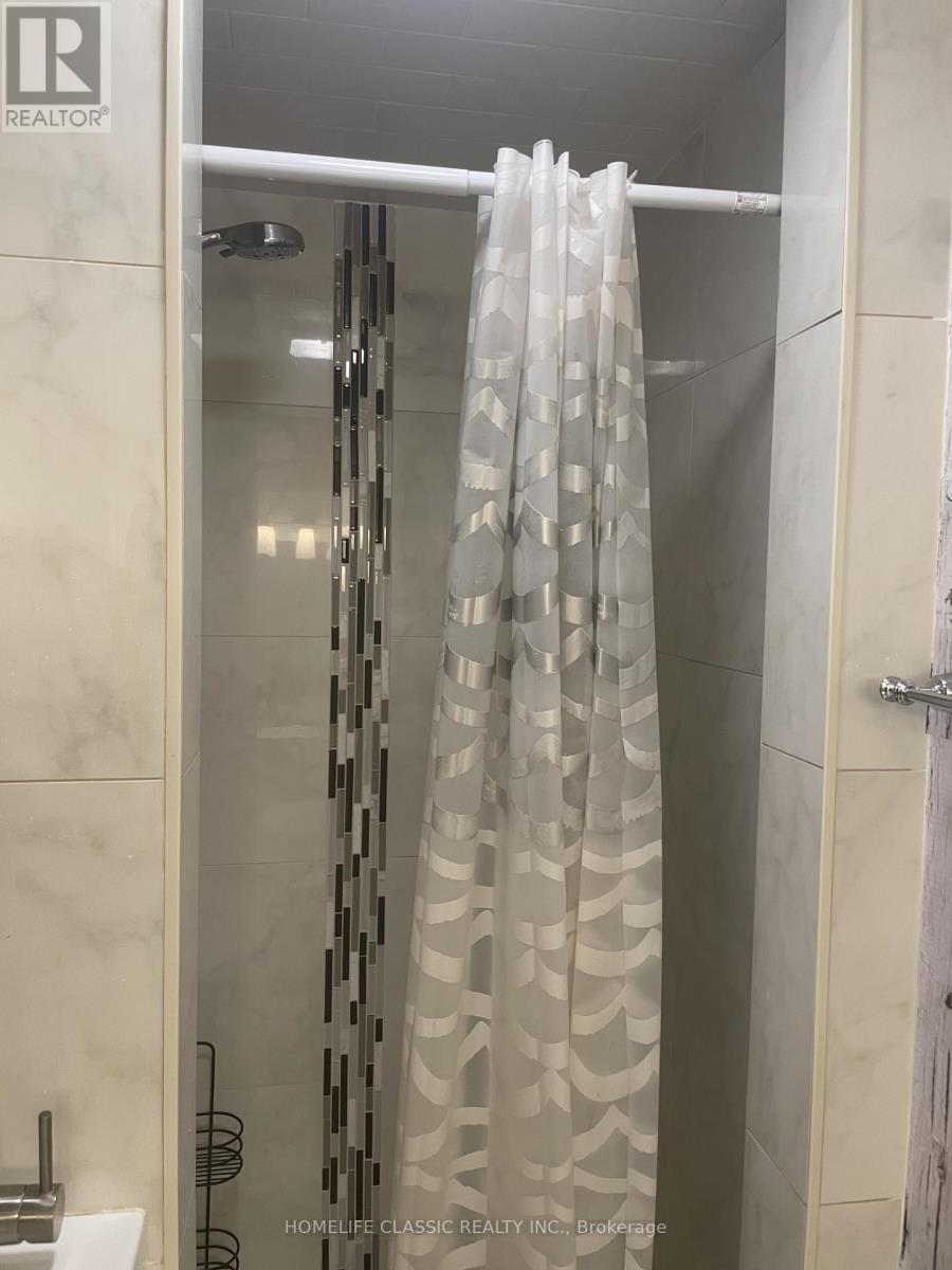 82 - 82 Henderson Drive, Aurora, Ontario  L4G 3M3 - Photo 11 - N12505666