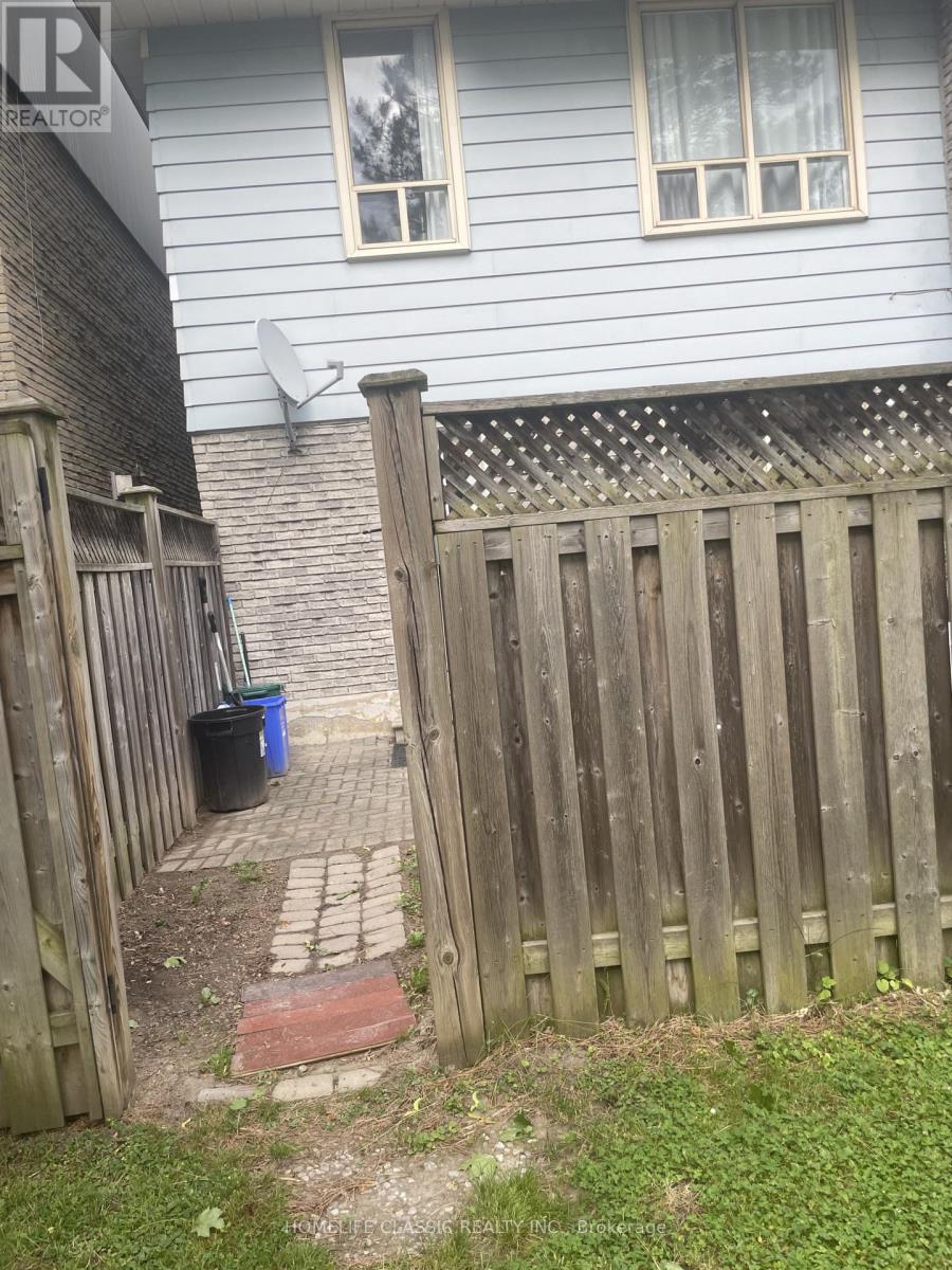 82 - 82 Henderson Drive, Aurora, Ontario  L4G 3M3 - Photo 17 - N12505666