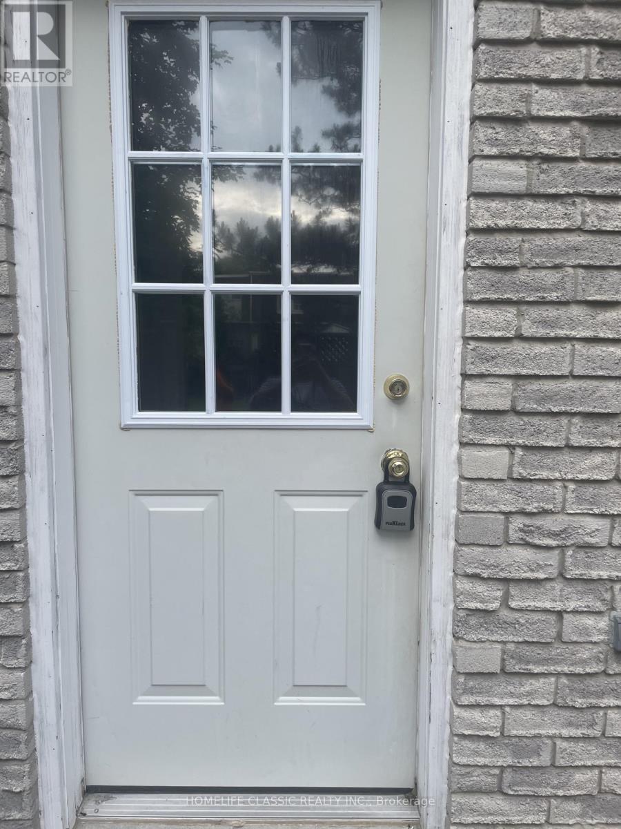 82 - 82 Henderson Drive, Aurora, Ontario  L4G 3M3 - Photo 4 - N12505666