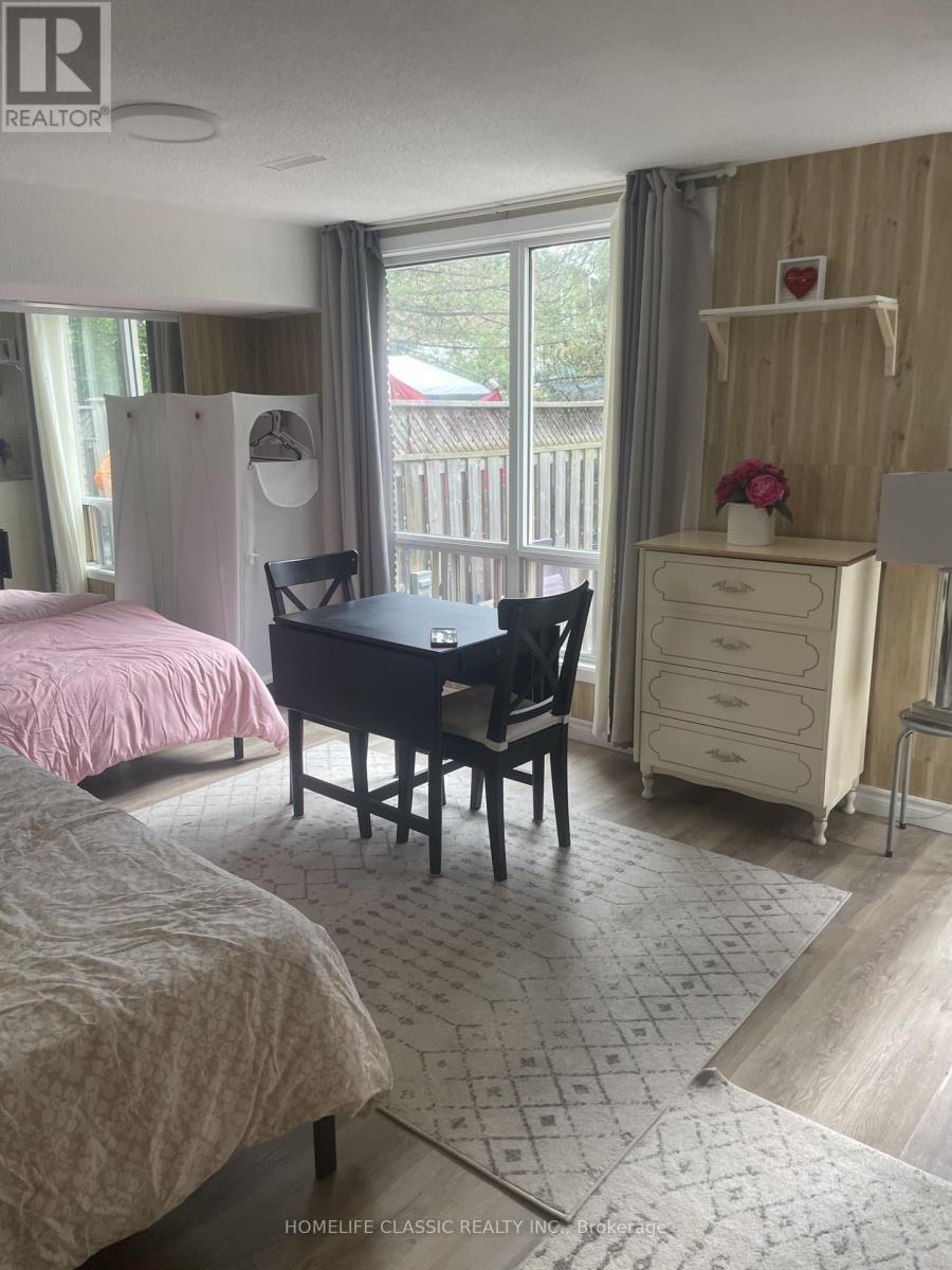 82 - 82 Henderson Drive, Aurora, Ontario  L4G 3M3 - Photo 6 - N12505666