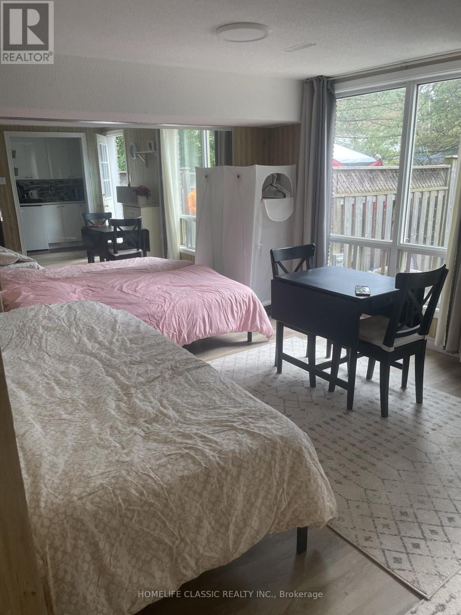 82 - 82 Henderson Drive, Aurora, Ontario  L4G 3M3 - Photo 7 - N12505666