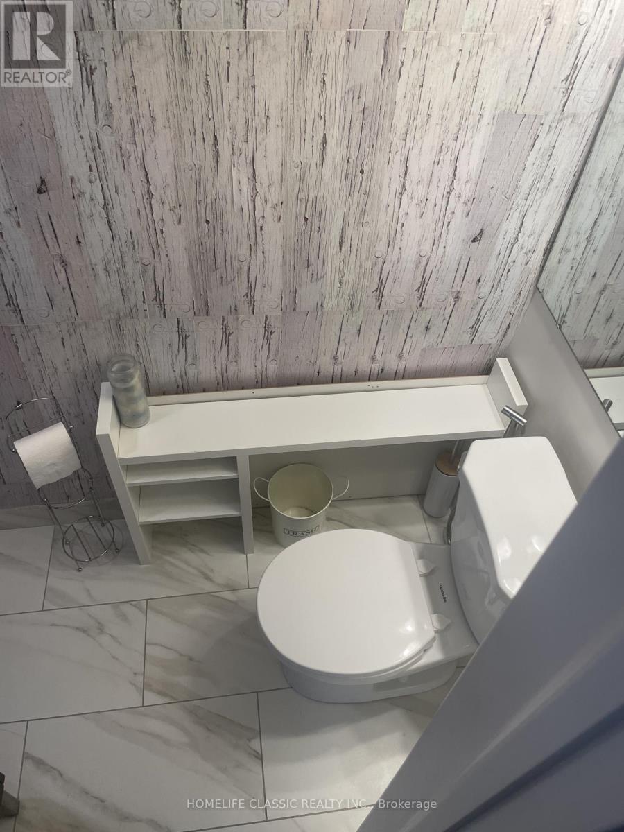 82 - 82 Henderson Drive, Aurora, Ontario  L4G 3M3 - Photo 9 - N12505666